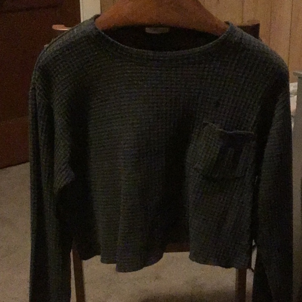 Grey long sleeve shirt